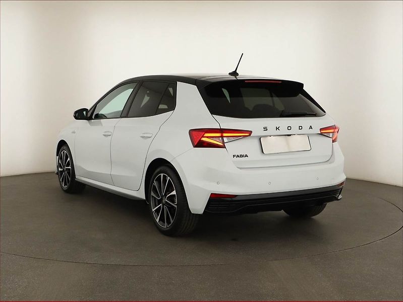 Škoda Fabia (2025) 1.0 TSI, MONTE CARLO, AUTOMAT - fotka 4 z 15