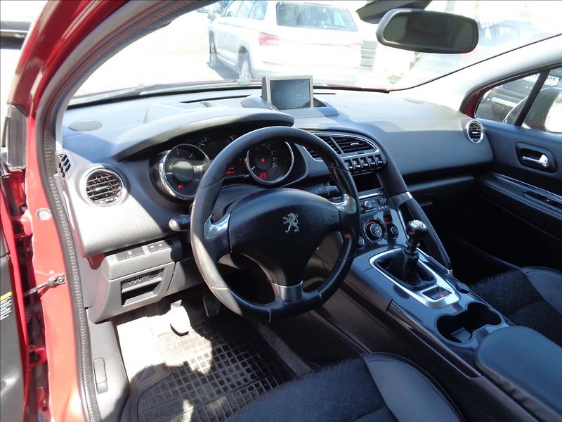 Peugeot 3008 1,6 - fotka 16 z 21