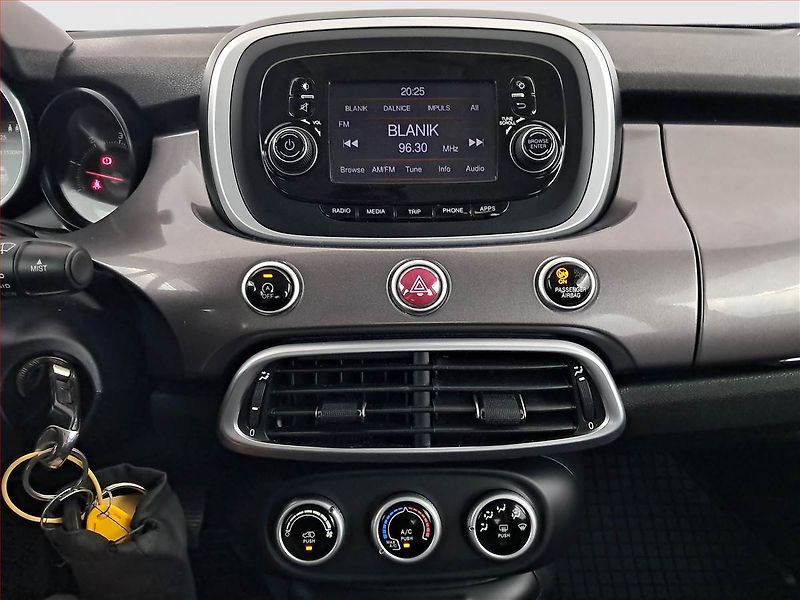 Fiat 500X (2016) 1.6 MultiJet, ČR,1.maj - fotka 12 z 17