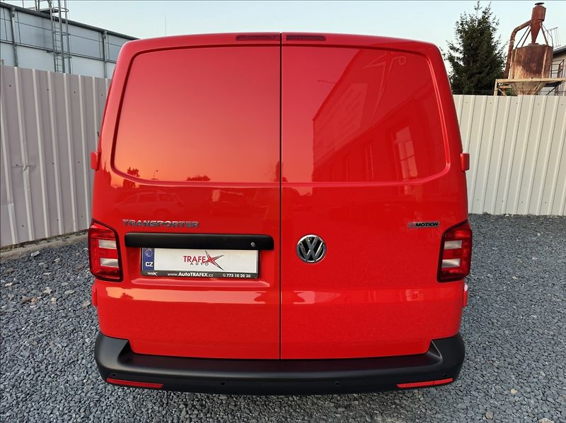 Volkswagen Transporter 2,0 TDI 4MOT LONG DPH 1.maj ČR - fotka 12 z 50