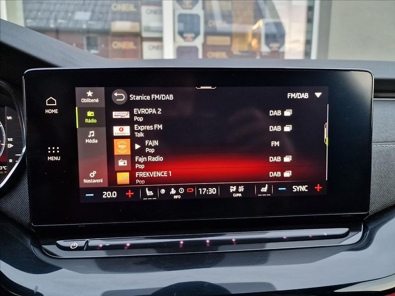 Škoda Octavia 2.0 TDI DSG Style Sport,1.Maj - fotka 28 z 49