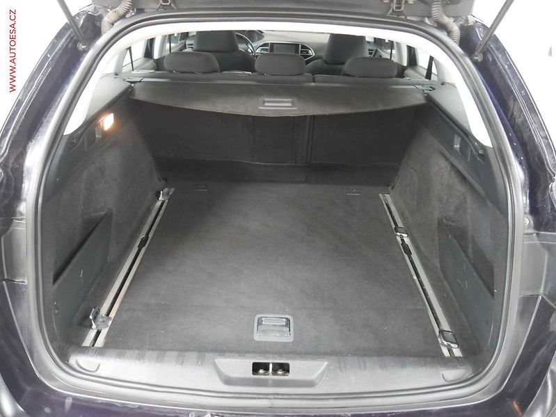 Peugeot 308 (2016) 2.0 HDi, Navigace - fotka 7 z 25