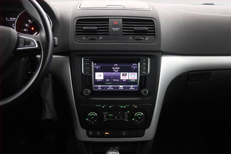 Škoda Yeti (2015) 2.0 TDI, 4X4, Navi, Tempomat - fotka 12 z 19
