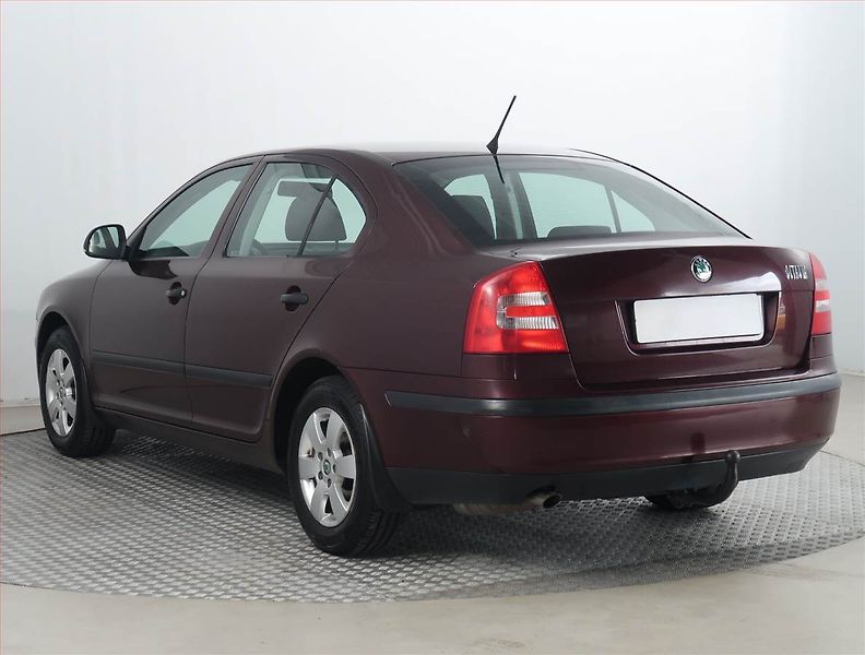 Škoda Octavia (2012) Ambition 1.6, ČR,1.maj - fotka 4 z 15