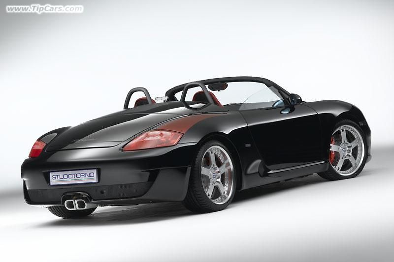 Chcete-li výkony modelu 911, ale více se vám líbí Boxster a ještě k tomu chcete něco extra, RK Spyder by mohl být řešením.