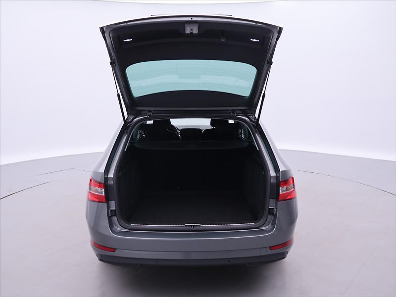 Škoda Superb 2,0 TDI 110kW DSG CZ 1.Maj DPH - fotka 9 z 31