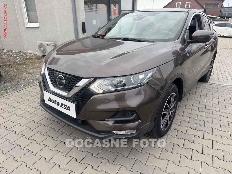 Nissan Qashqai (2018) 1.6DiG-T, ČR, servis.kniha - fotka 1 z 3