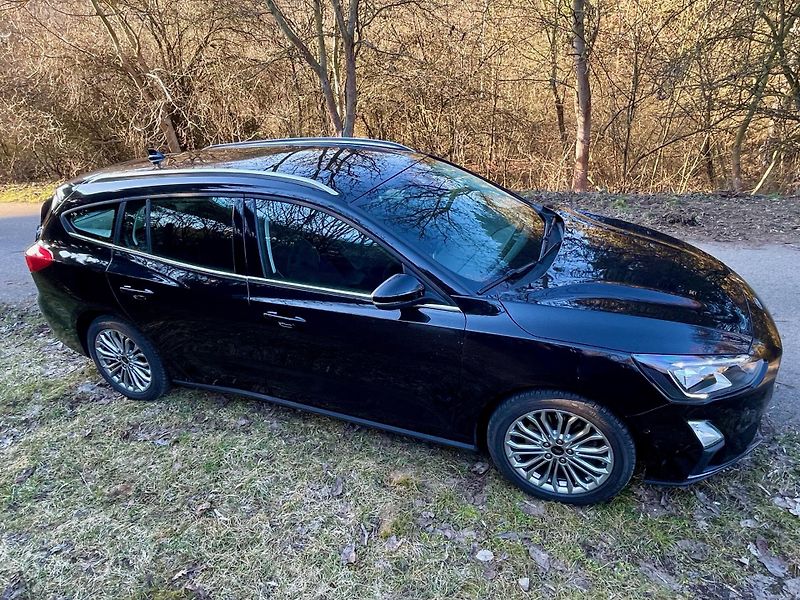 Ford Focus (2021) 1.0 EcoBoost mHEV Titanium - fotka 9 z 36