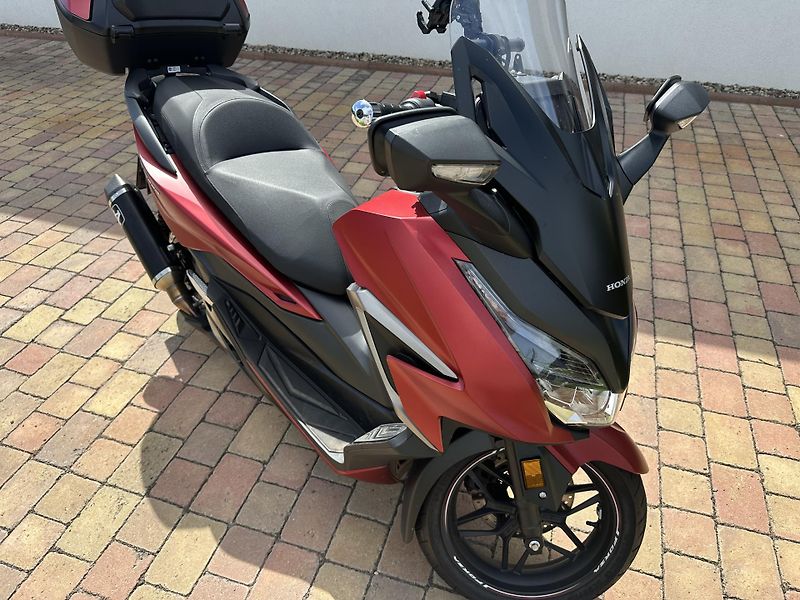 Honda Forza 350 (2023) - fotka 4 z 8
