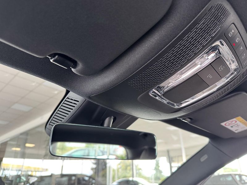 Mercedes-Benz GLA 200d AUT*Distronic*Tažné*DPH - fotka 19 z 37