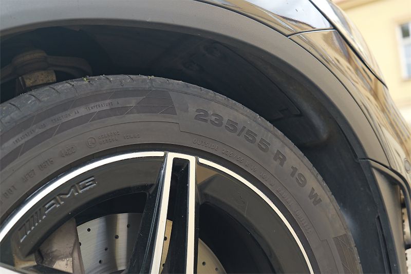 Mercedes-Benz GLC 220d 4M AMG Masáž 360° Webasto - fotka 9 z 32