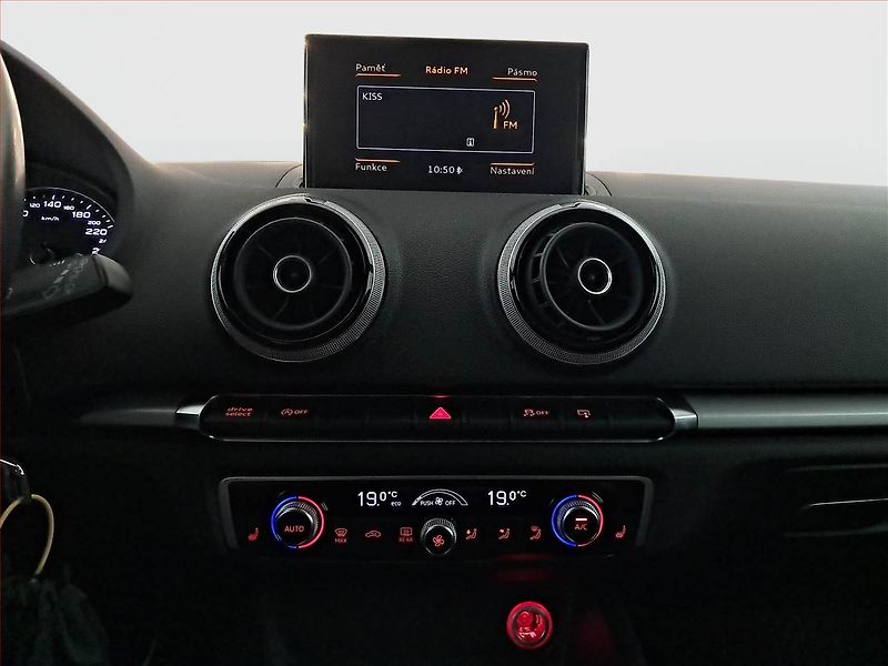 Audi A3 (2015) 1.4 TFSI, Automat, Navi - fotka 12 z 17
