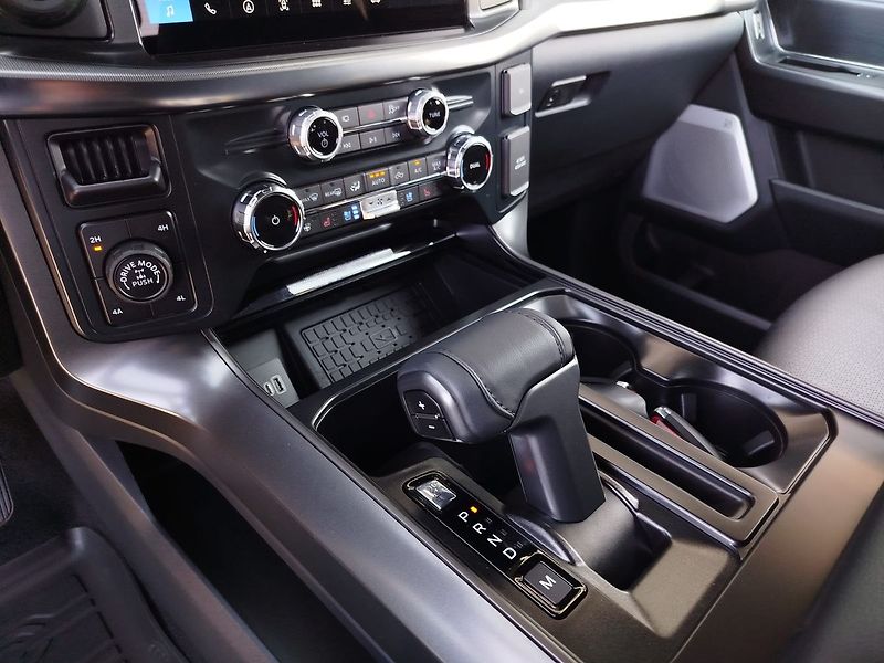 Ford F-150 (2026) Lariat 5,0 298 kW - fotka 31 z 37
