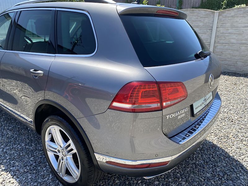 Volkswagen Touareg 3.0TDi 4x4 FL 2017 ELEGANCE 1A - fotka 38 z 176