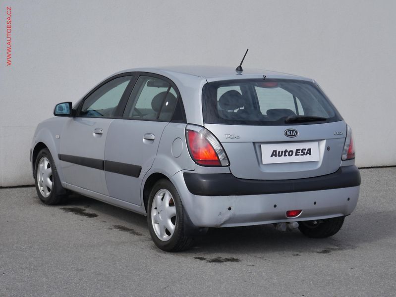 Kia Rio (2005) 1.3i - fotka 6 z 16