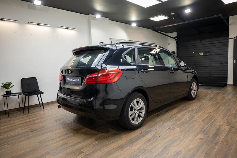 BMW Ostatní 216d Active Tourer - fotka 4 z 32