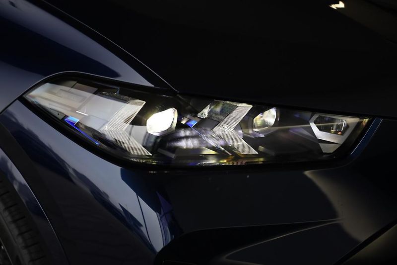 BMW X5 xDrive50e - fotka 17 z 18