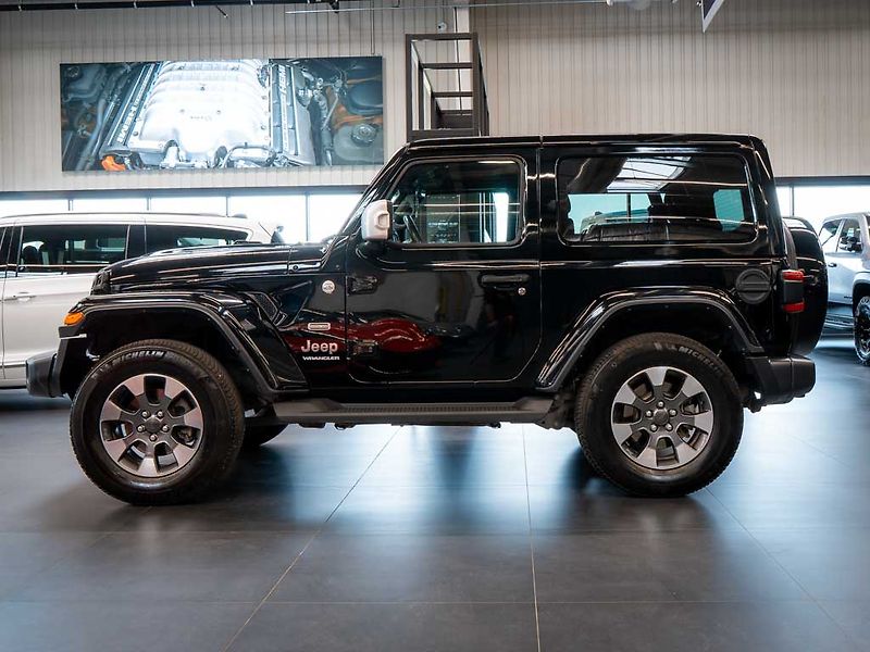 Jeep Wrangler (2021) 2.0 Sahara Overland - fotka 2 z 36