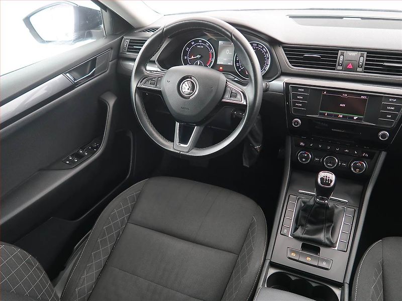 Škoda Superb (2017) 1.4 TSI, Tempomat - fotka 7 z 19