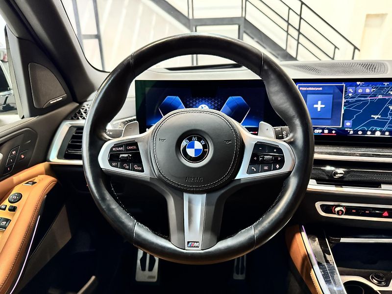 BMW X5 (2023) xDrive 30d mHEV A/T - fotka 8 z 14