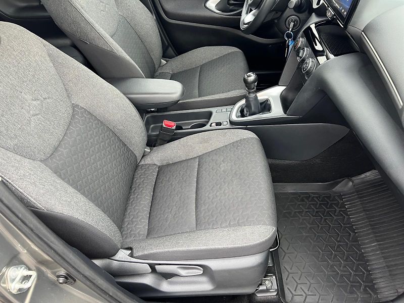 Toyota Yaris Cross (2023) COMFORT TECH 1.5 92kW CZ DPH - fotka 14 z 21