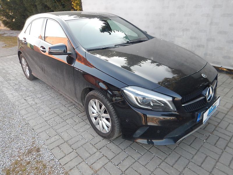 Mercedes-Benz Třídy A REZERVACE - fotka 7 z 28