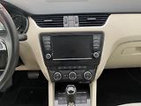 Škoda Octavia (2014) 1.4 TSi, Elegance, DSG, panor - náhled 12