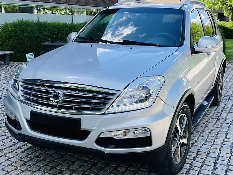 SsangYong Rexton 2.0TD 4x4 AUT KAM 7MÍST TAŽNÉ - fotka 3 z 48