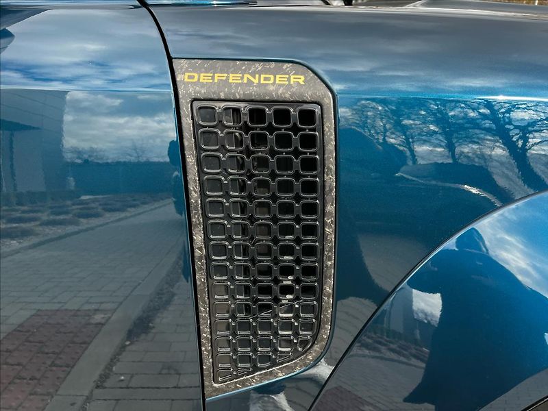 Land Rover Defender (2026) 4,4 110 OCTA P635 V8 AWD - fotka 8 z 24