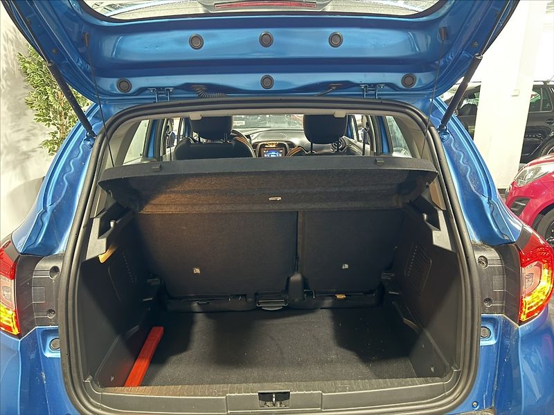 Renault Captur 0,9   TCe KAMERA VÝHŘEV ALU - fotka 20 z 23