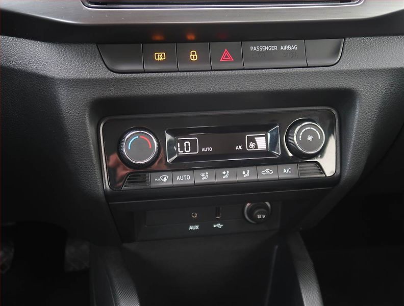 Škoda Fabia (2018) Ambition Plus 1.0 TSI - fotka 15 z 21