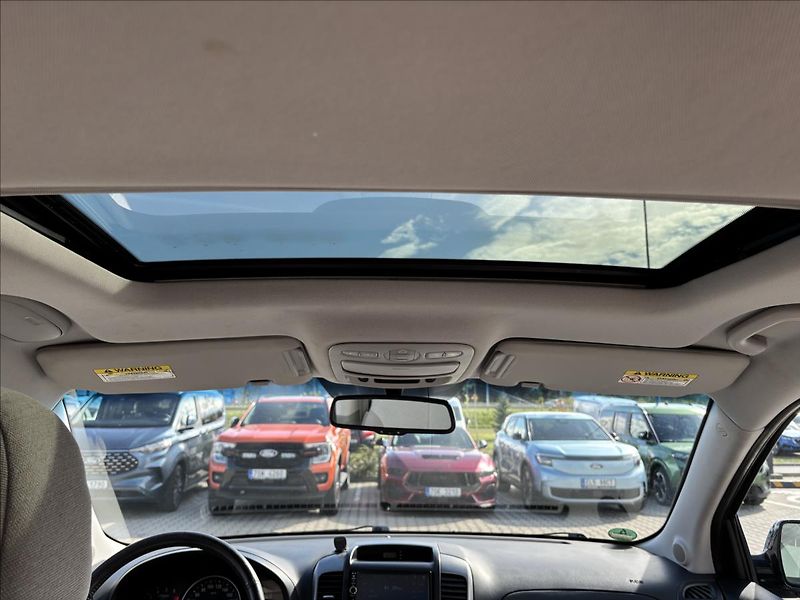 Kia Carnival 2,9 CRDi 136kW 7 Míst - fotka 18 z 43