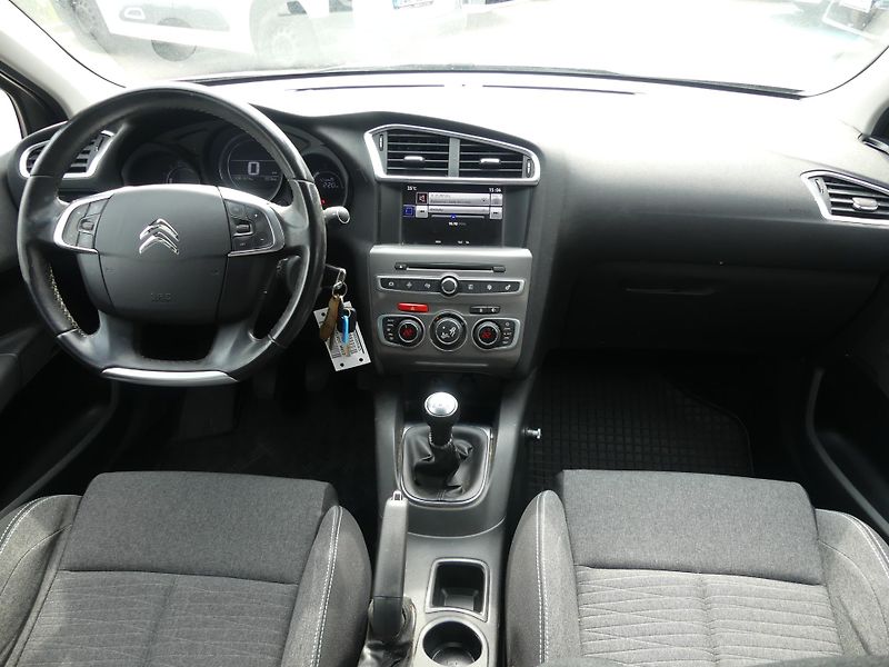 Citroën C4 (2016) 1,2 PureTech 110 MAN5 - fotka 11 z 18