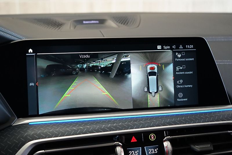 BMW X7 M50i xD, Executive Drive Pro - fotka 28 z 50