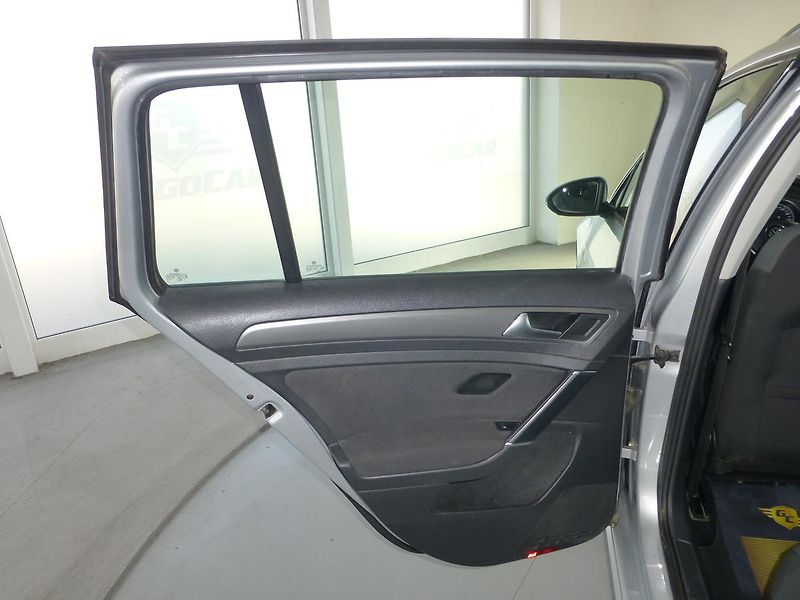 Volkswagen Golf (2013) 1,6TDI*81KW*VYHŘ.SEDADLA* - fotka 13 z 26