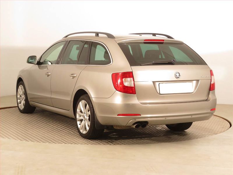 Škoda Superb (2012) Ambition 2.0 TDI, Serv.kniha - fotka 4 z 15