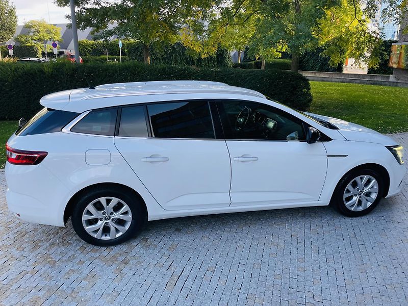 Renault Mégane 1.5dCI MANUÁL TAŽNÉ SERVISKA - fotka 11 z 44