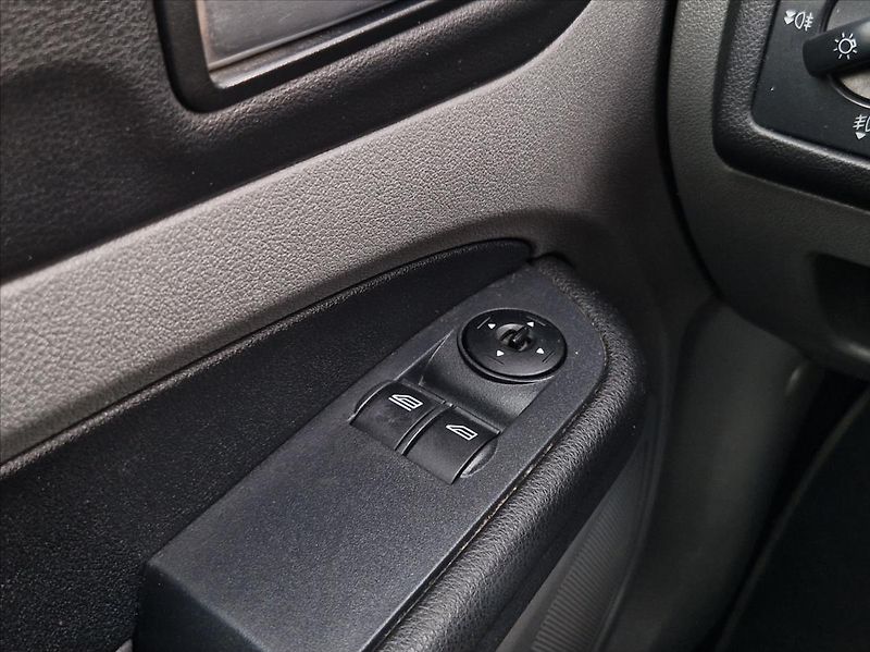 Ford Focus 1,6 TDCi NOVÉTURBO SERVI TAŽNÉ - fotka 28 z 29