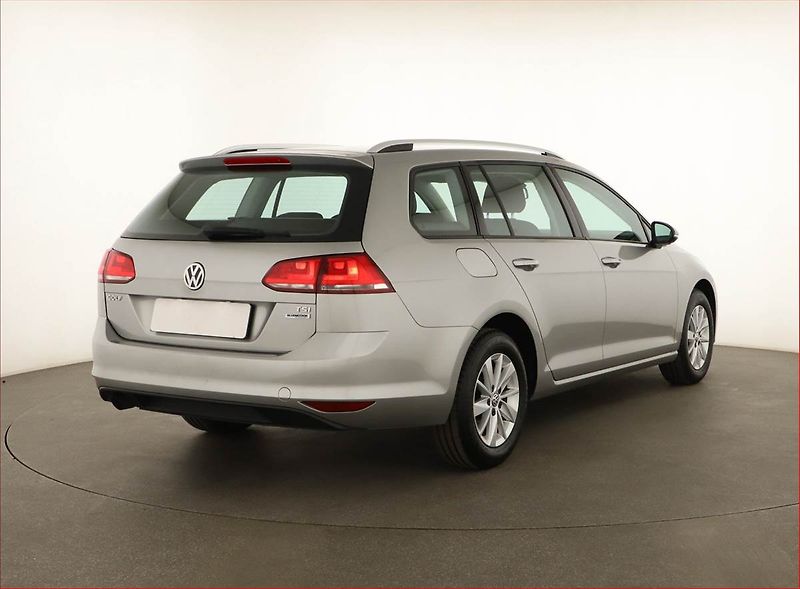 Volkswagen Golf (2016) 1.2 TSI, Serv.kniha, Tempomat - fotka 5 z 12
