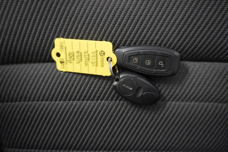 Ford Kuga 2.0 TDCI 132kW TITANIUM 4X4 - fotka 31 z 32
