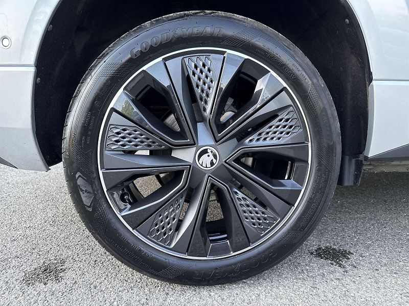 Škoda Karoq (2025) 1.5 TSI DSG Sportline - fotka 30 z 33