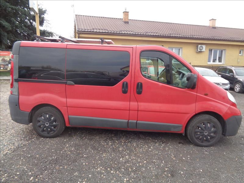 Opel Vivaro 2,0 - fotka 8 z 21