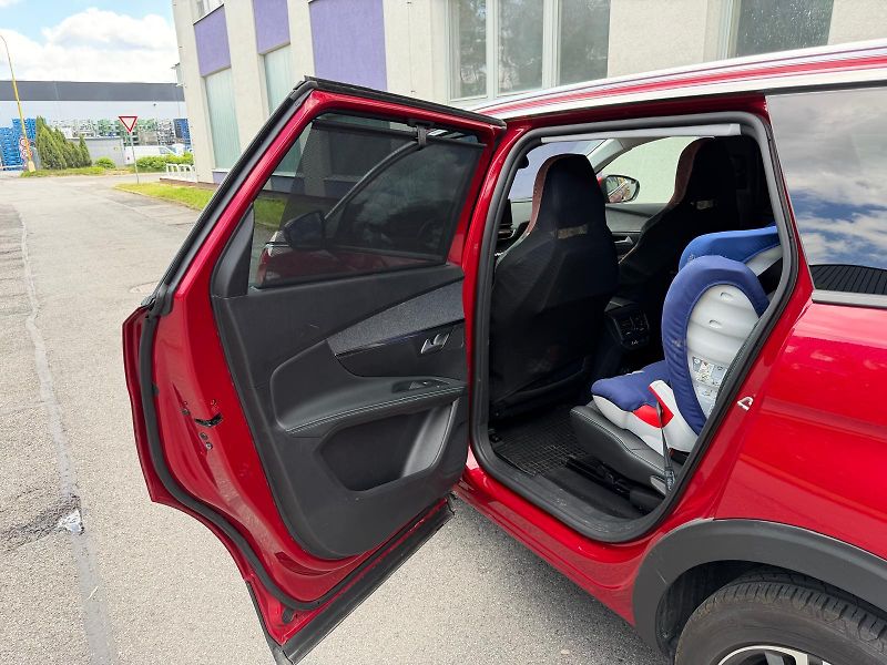 Peugeot 5008 1,5 HDi ALLURE PACK /1.maj./ČR - fotka 11 z 26