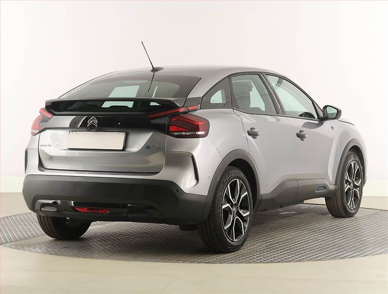 Citroën ë-C4 (2022) Feel 50 kWh, SoH 94% - fotka 5 z 25