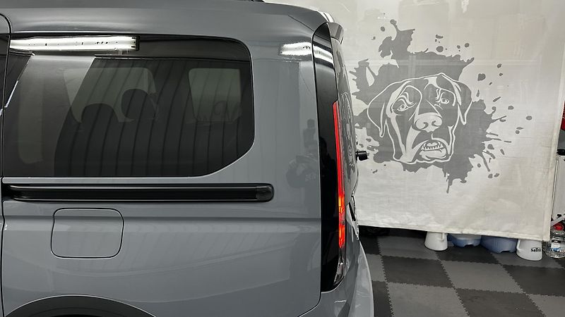 Ford Tourneo Connect ZÁRUKA / 7 MÍST / TOP STAV - fotka 10 z 40