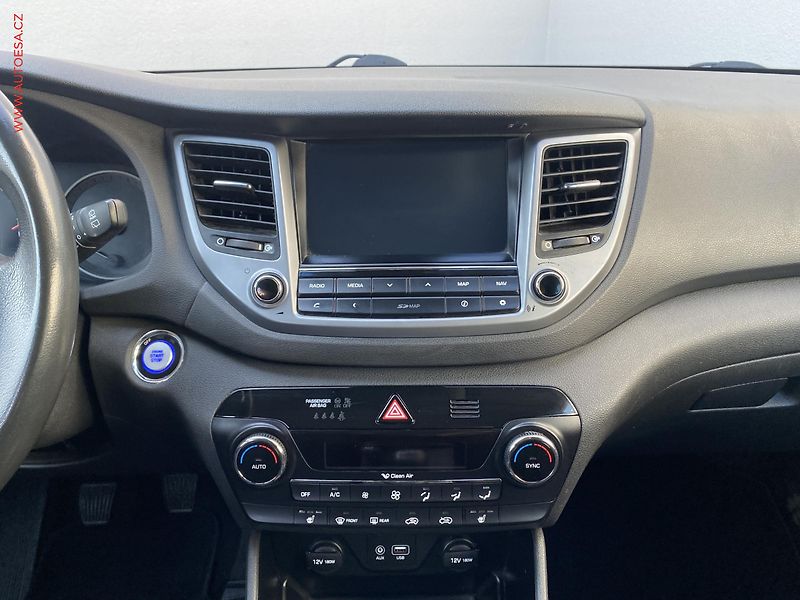 Hyundai Tucson (2016) 1.7 CRDi, Navi - fotka 12 z 19
