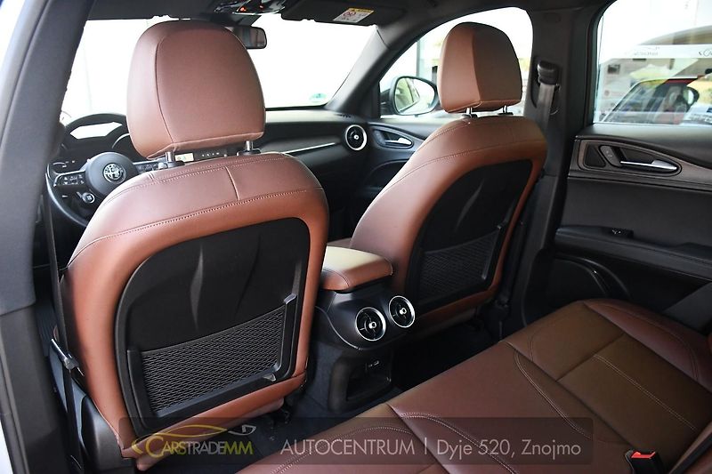 Alfa Romeo Stelvio 2,2 JTDm Q4 154kW TAŽNÉ - fotka 12 z 53