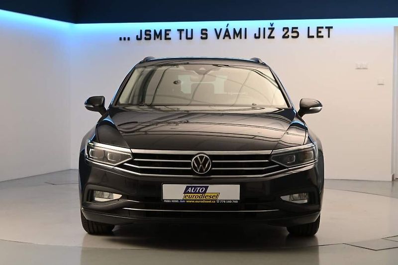 Volkswagen Passat (2023) 2.0 DSG Matrix LED ACC VIRTUAL - fotka 3 z 35