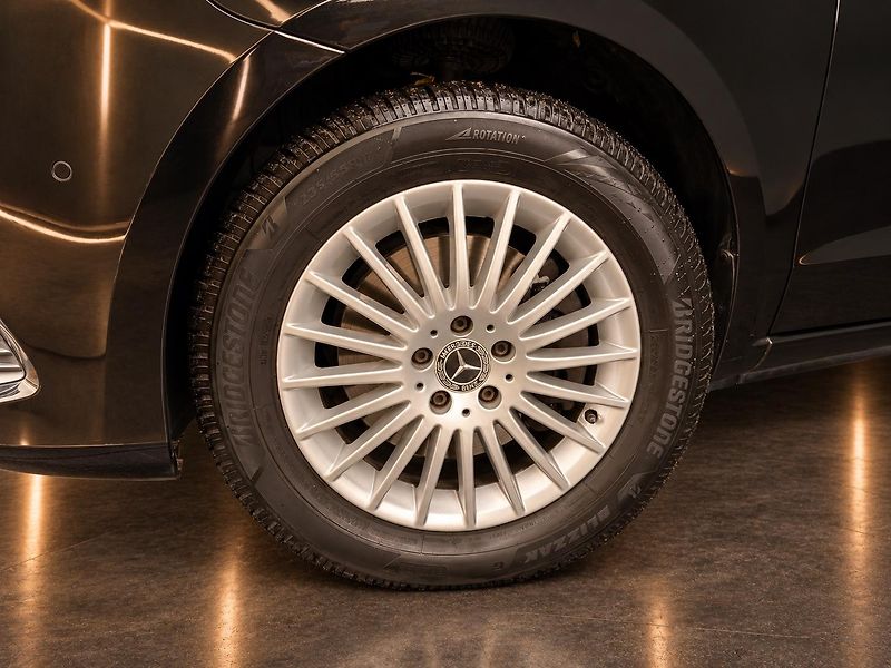 Mercedes-Benz Třídy V (2019) 250dXL-4x4-ILS-KAM-Tažné-8xALU - fotka 7 z 10
