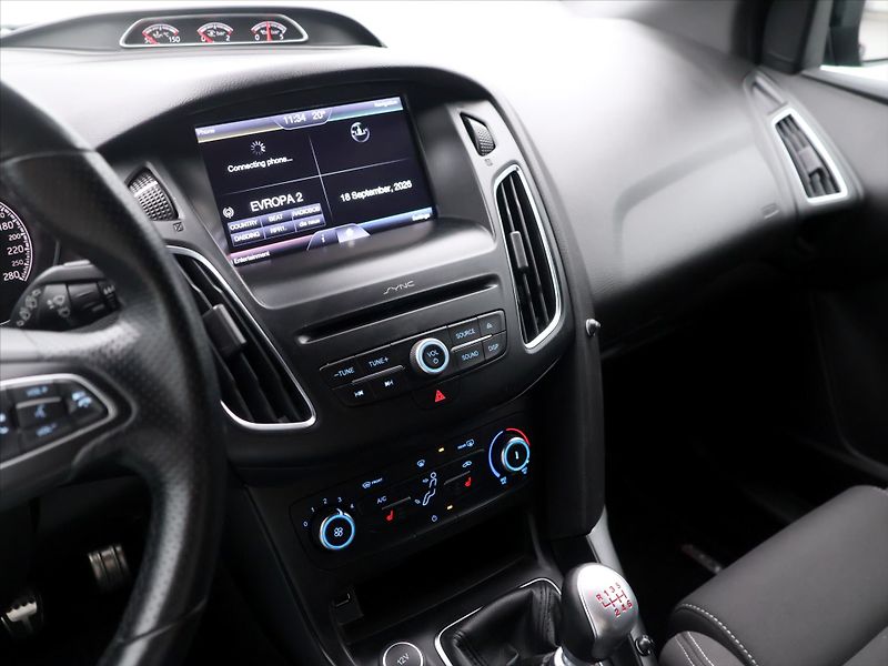Ford Focus 2,0 TDCi ST 136kW Turnier - fotka 20 z 36